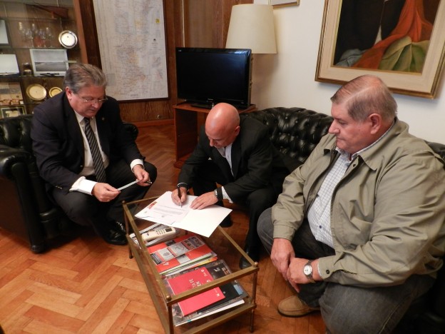 Fascendini entregó fondos a las comunas de María Juana y Matilde