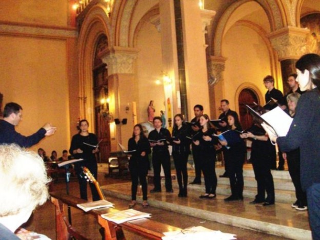 Excelente presentación del Coral Sacro de la UNL