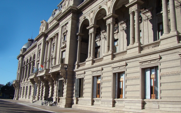 El gobierno provincial ya giró más de 196 millones a los municipios y comunas santafesinos