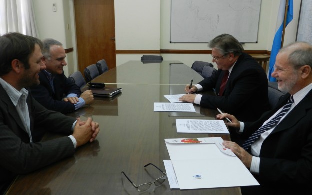 El Ministerio de la Producción firmó un acuerdo para promover el turismo