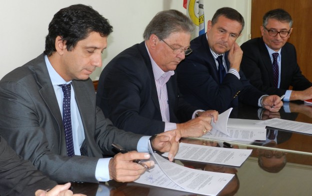 Fascendini firmó los convenios para la asistencia financiera a fabricantes de maquinarias agrícolas y productores de leche