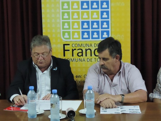 Fascendini entregó $400.000 para el parquizado de la Ciclovía Sur en Franck