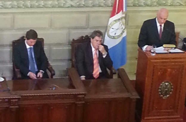 Los comportamientos del Senador Pirola, un todo terreno