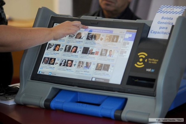 El oficialismo va por la implementación de la boleta única digital en Santa Fe