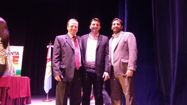 El presidente comunal de San Carlos Sud presente en la entrega de escrituras