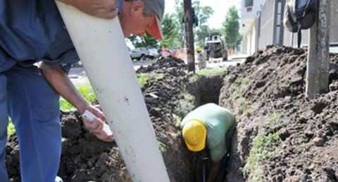 Convenio entre ASSA y Municipalidad de Esperanza – Fascendini en Esperanza por obras de cloacas