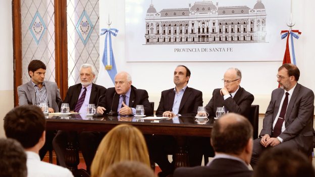 Lifschitz: “Enfrentamos los problemas con nuevos modelos y no repitiendo más de lo mismo”