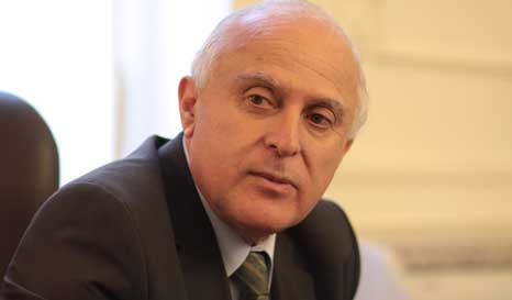 Lifschitz presenta un programa de abordaje de adicciones