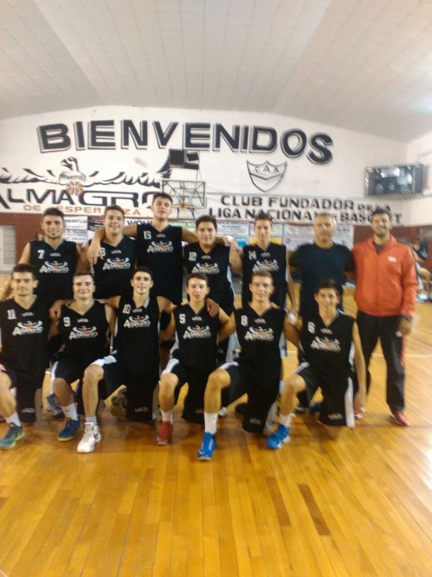 Almagro ganó en U-19 y fue local en formativas