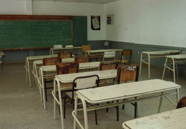 La provincia descontará a los docentes los días de huelga por el conflicto salarial