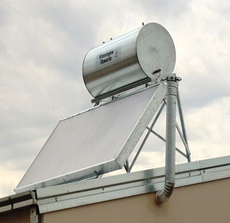 La Provincia entregó calefones solares a instituciones de Las Colonias