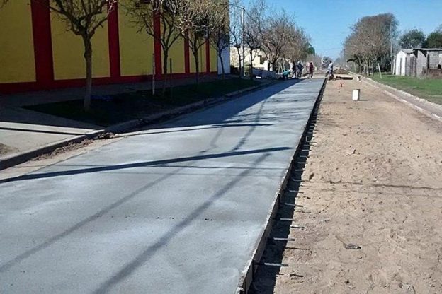 Felicia: obras de pavimento urbano