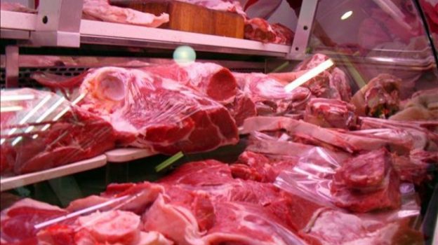 El reino del revés: el país de las vacas ahora  importará carne