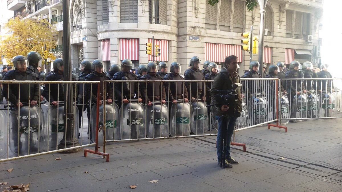 EL PRESIDENTE ESTARÁ EN LA PROVINCIA, PERO VALLADO Y MUY LEJOS DE LA GENTE