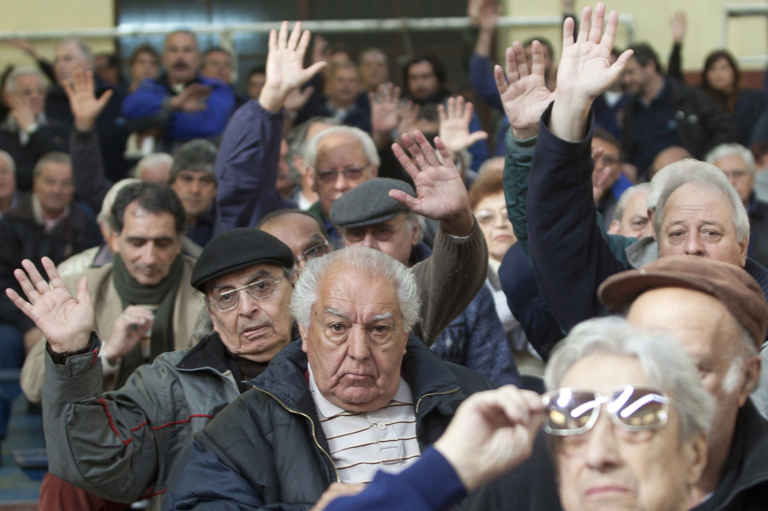 CON LOS JUBILADOS NO