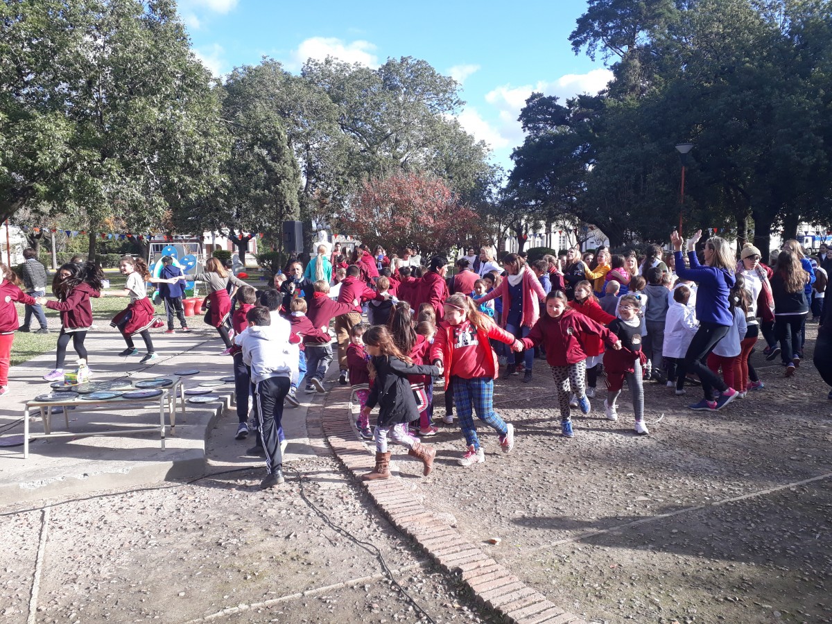 ENCUENTROS EN TU PLAZA EN GRÜTLY