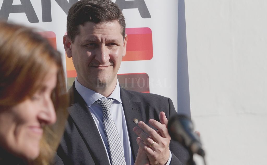 Neri: “Nadie en la EPE tiene un sueldo mayor al gobernador”