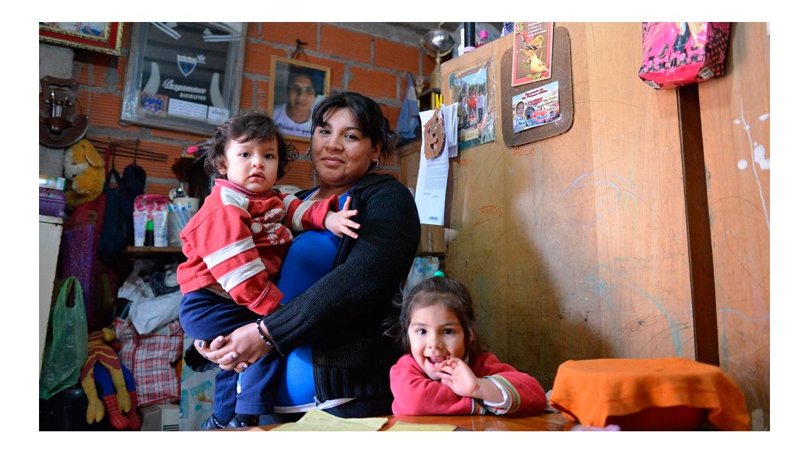 Después del escándalo, el Gobierno ahora medirá el impacto y suspende el recorte en las asignaciones familiares