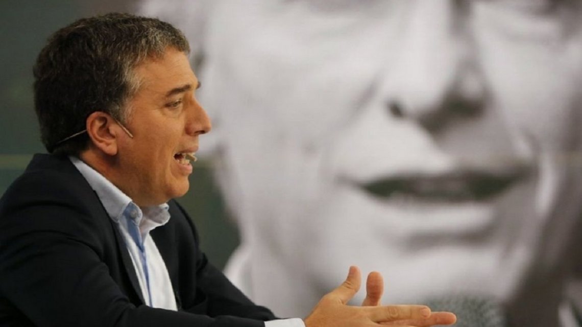 Dujovne reconoció que la economía caerá un 1% este año