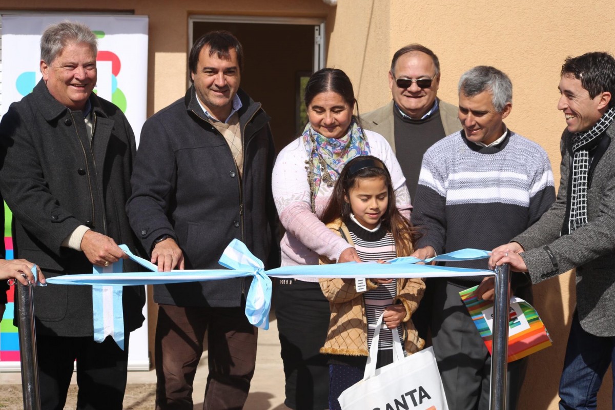 FASCENDINI ENTREGÓ VIVIENDAS EN MARIA LUISA Y SANTO DOMINGO