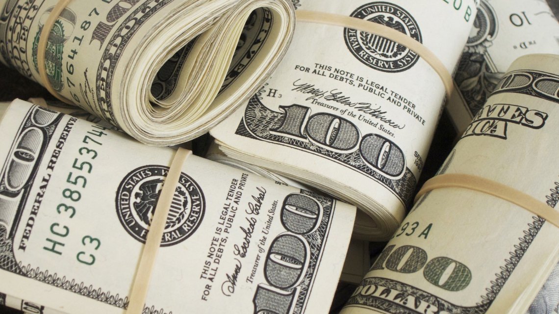 Luego de superar la barrera de los $40, el dólar volvió a abrir en alza y marca nuevo record