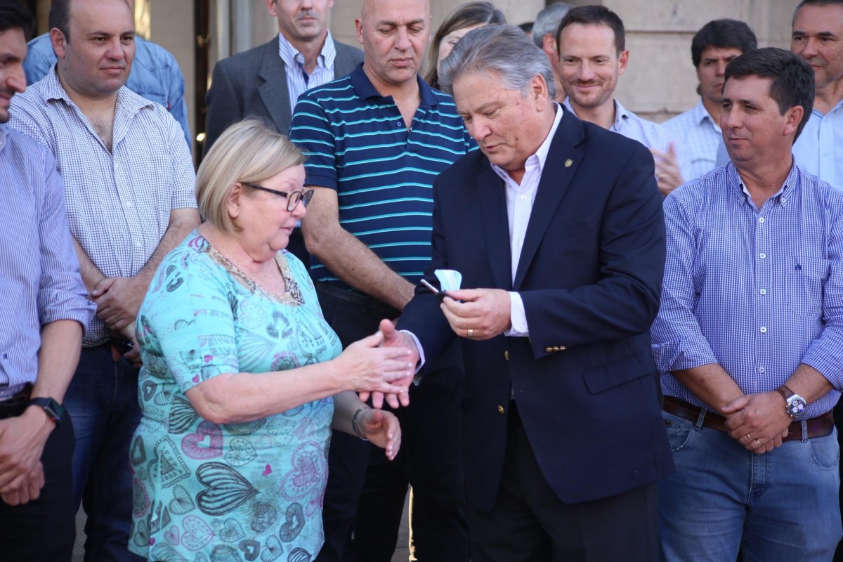 FASCENDINI Y PULLARO ENTREGARON MÓVILES POLICIALES A LA UR XI