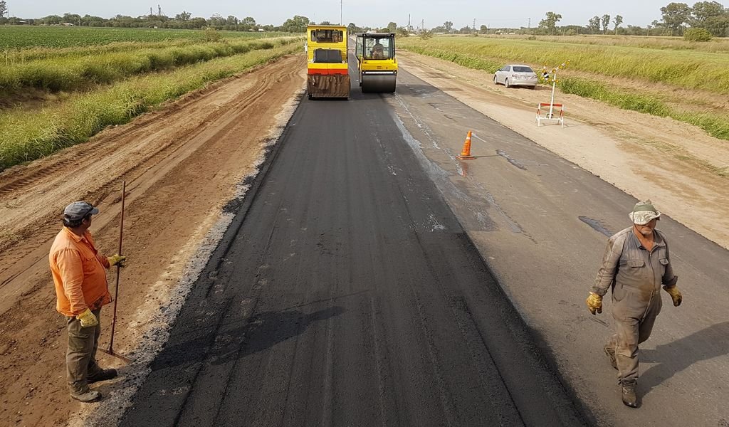 “Es para destacar que en este contexto se continúen licitando obras en la provincia”