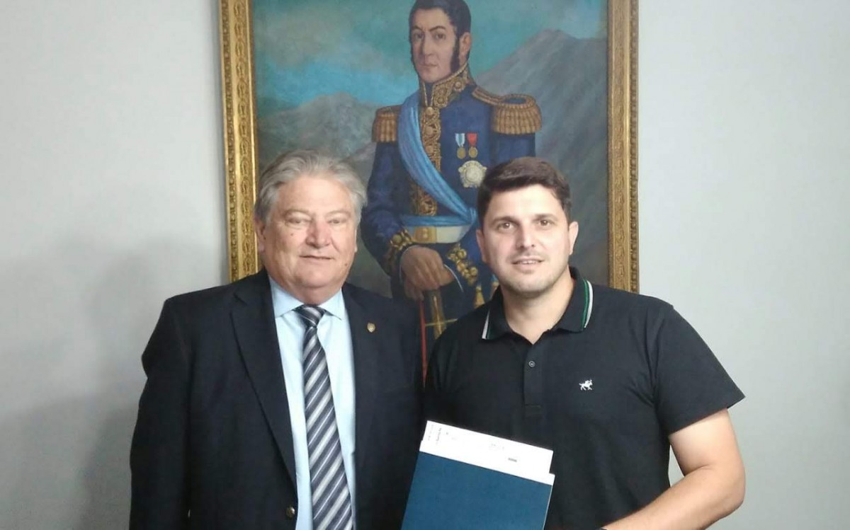 EL TEMPLO “NUESTRA SRA. DE LOURDES” DE SAN CARLOS SUD TENDRÁ SU RELOJ DE AGUJAS EN LA TORRE.