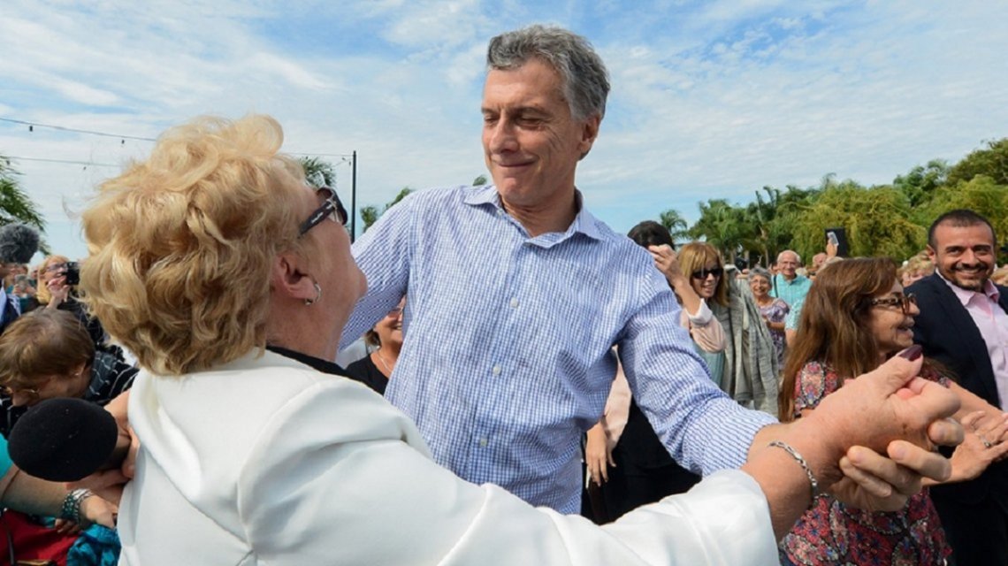 El gobierno de Macri eliminó el reintegro a jubilados del 15% por sus compras con tarjeta de débito