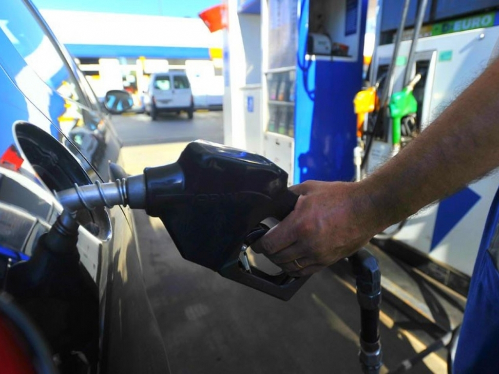 Nuevo aumento nacional del 10 % para los combustibles