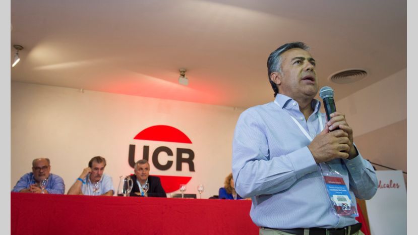 CONVENCIÓN UCR: Más fuego a la olla a presión radical por la “tragedia política” en Córdoba
