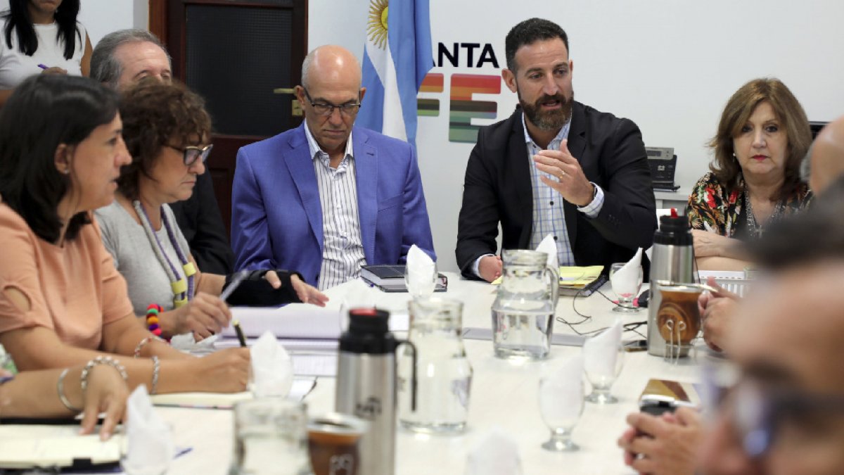 Nueva reunión paritaria entre el Gobierno y los gremios docentes