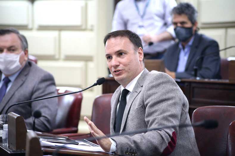 Enrico quiere regularizar una práctica habitual de los Escribanos que desarrollan la actividad notarial en pequeñas localidades