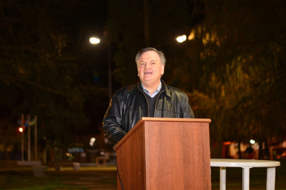 San Guillermo: Felipe Michlig y Romina López inauguraron la obra de iluminación Led de Avenida San Martín