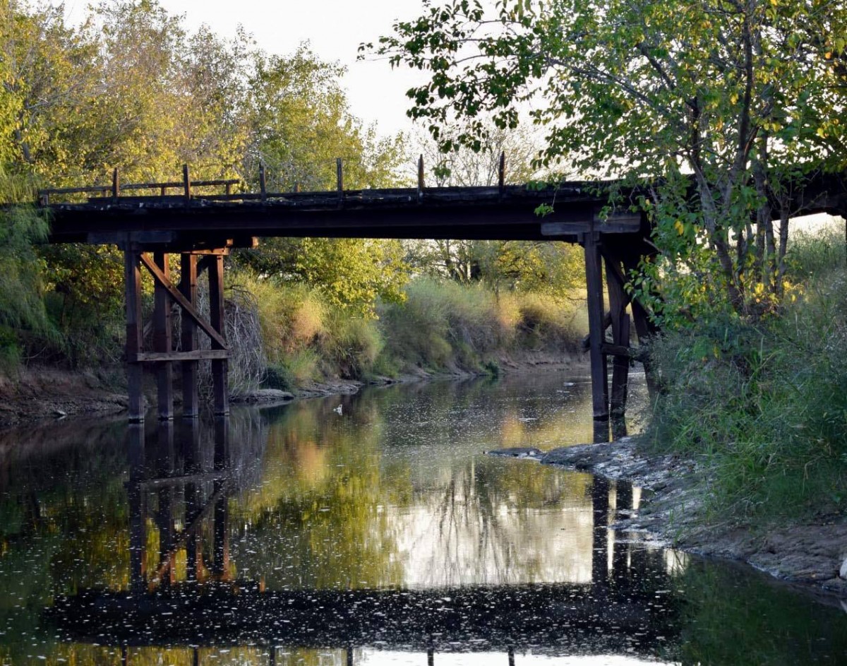 Jimena Senn propone declarar Patrimonio Histórico al “Puente viejo” de Grutly.