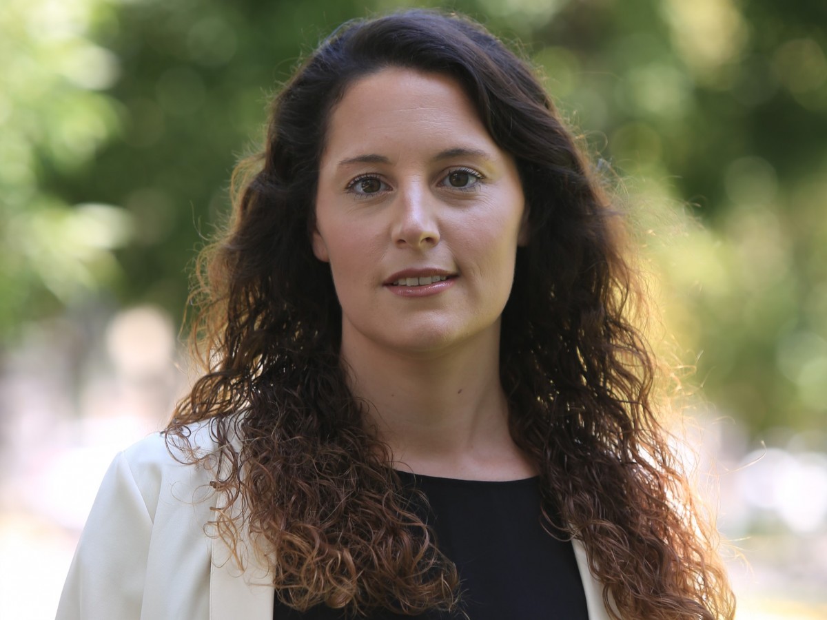 Jimena Senn propone crear residencias para madres y padres.
