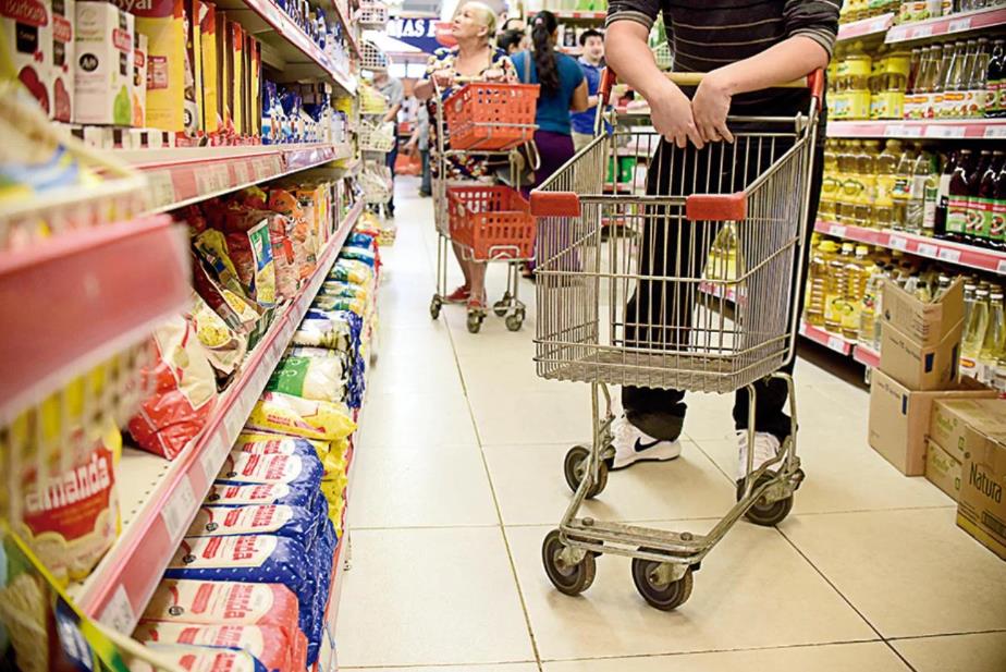 Inflación, una familia necesitó casi $50.000 durante octubre para no ser pobre.