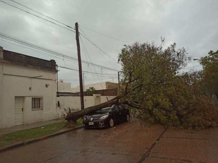 Voladura de techos y corte de energía por intenso temporal en el norte provincial