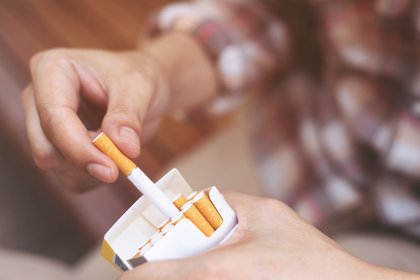 Desde hoy, fumar tabaco cuesta mas caro.