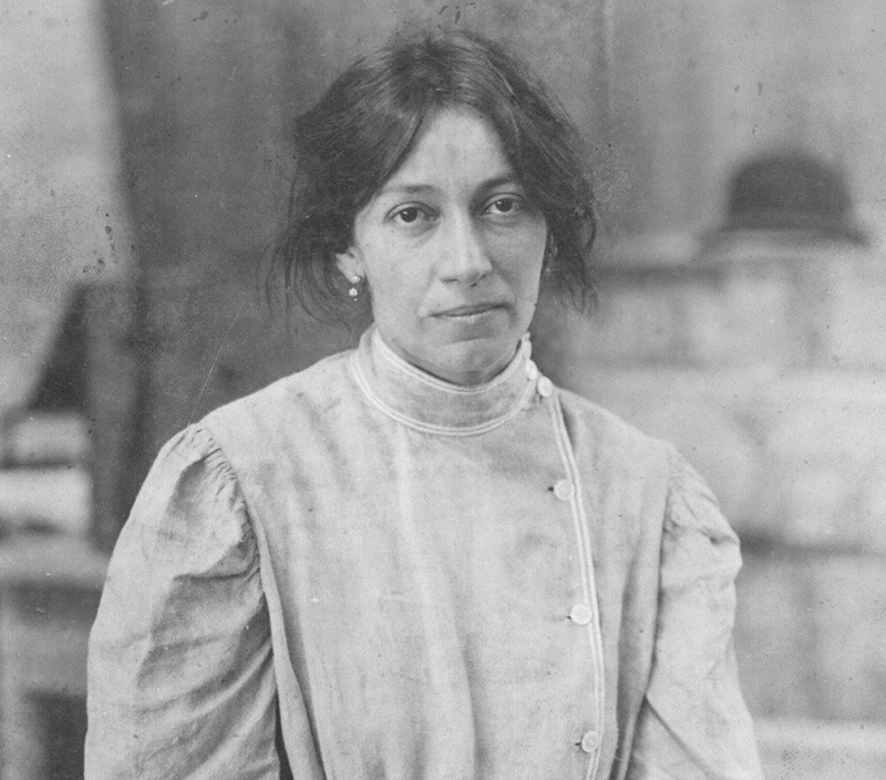 Lola Mora y su lucha contra los estereotipos de las mujeres.