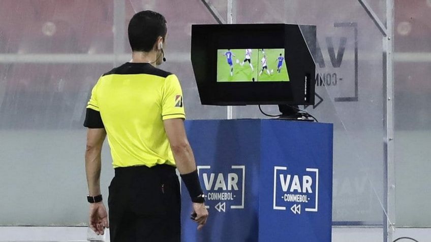 El VAR llega al fútbol argetino y (obviamente) tendrá un inédito método de aplicación