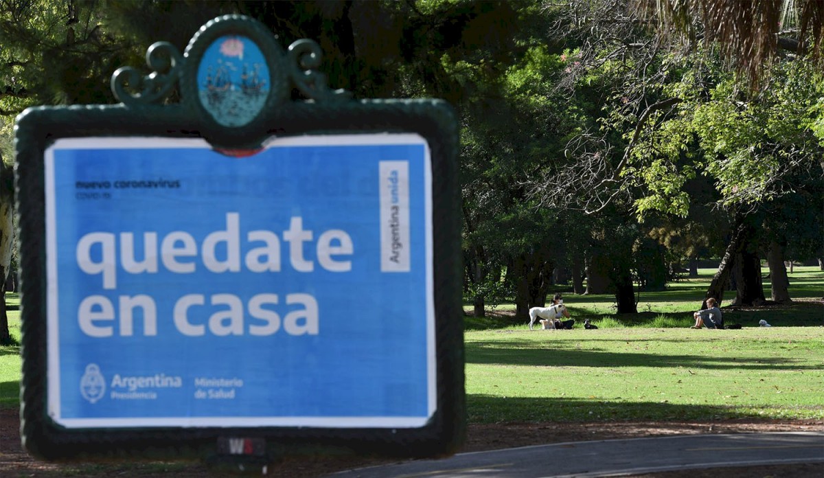 Evalúan imponer un “toque de queda sanitario” ante el crecimiento de casos