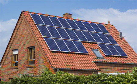 ¿Cuánto cuesta que una casa no dependa de la energía eléctrica?
