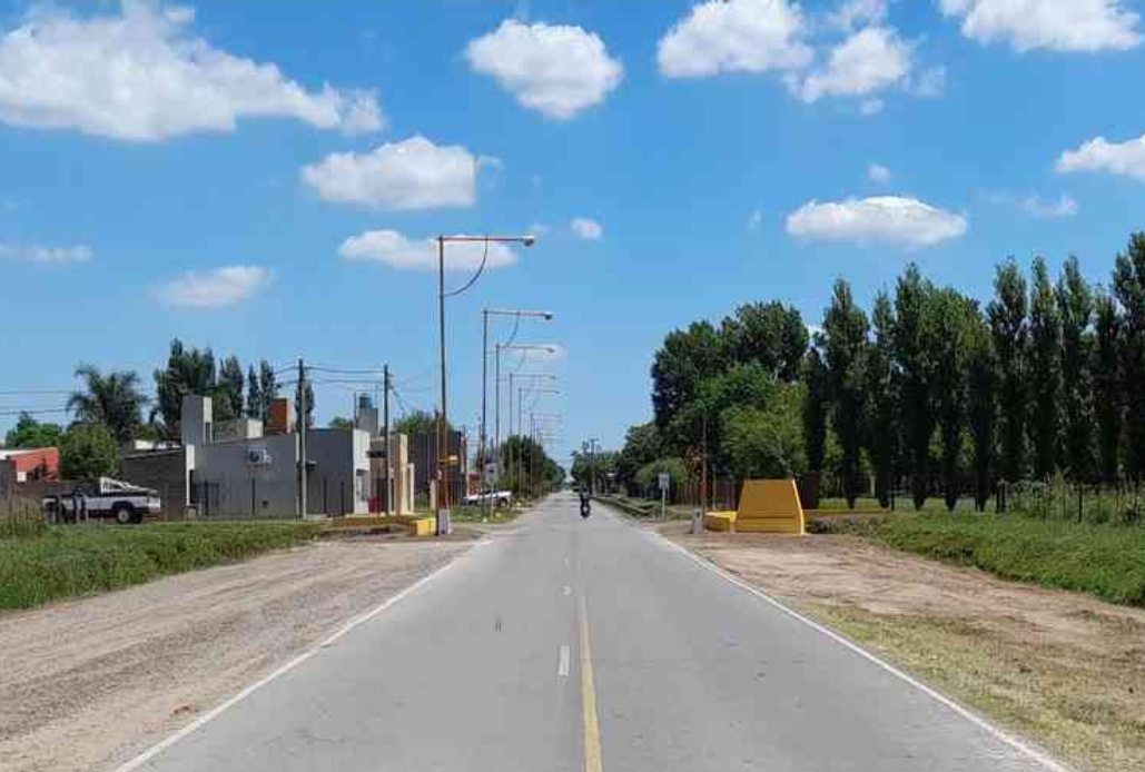 Realizan mejoramiento pavimental en el sector de ingreso a San Carlos Sud