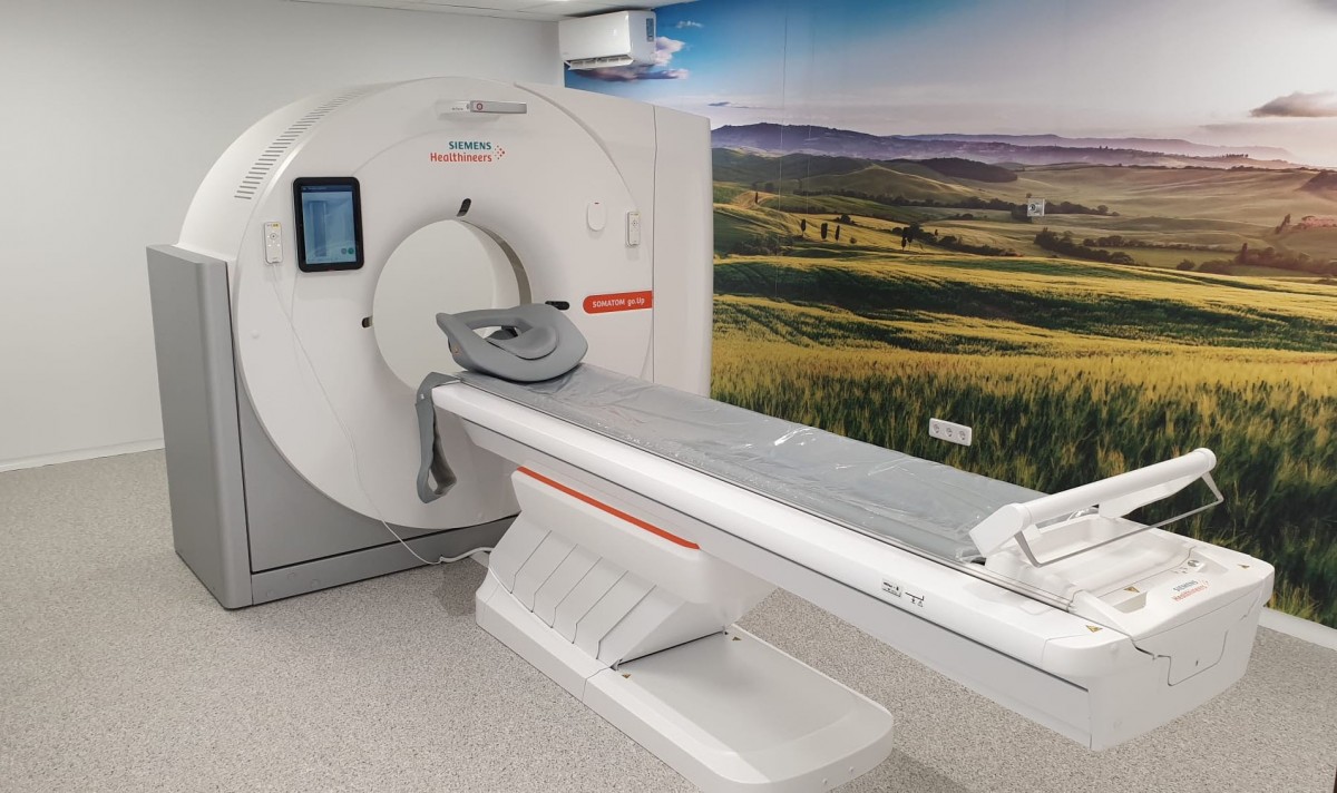 Esperaba los resultados de su tomografía pero le dieron un CD de Los Palmeras