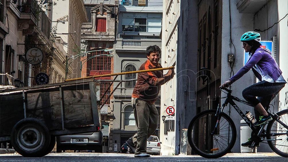 Número rojos de la economía, casi la mitad de la población argentina es pobre