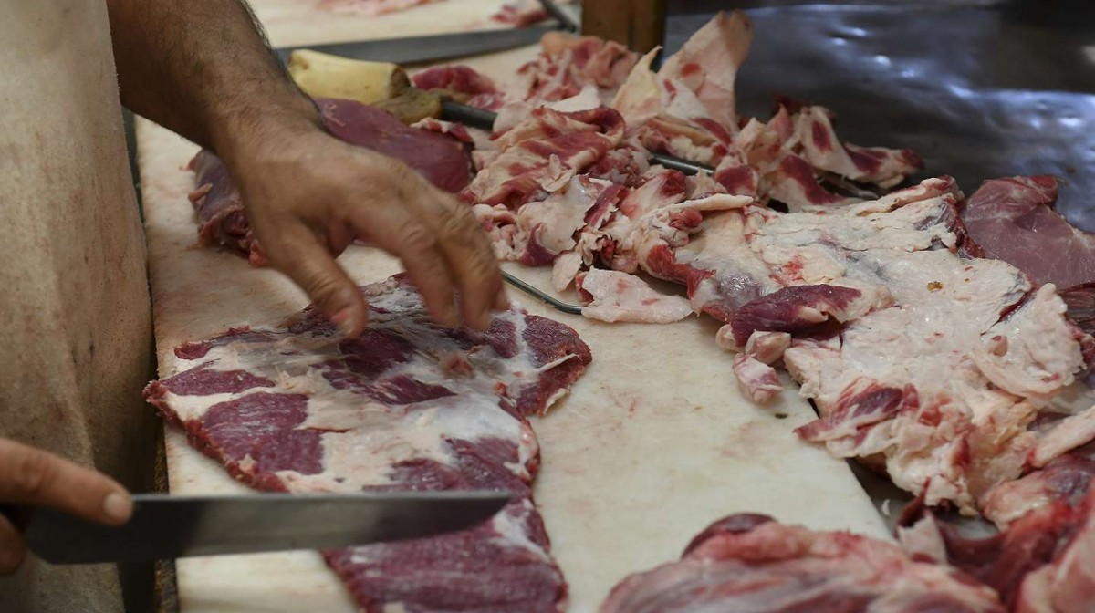 Asado para pocos; el kilo de algunos cortes de carne ya vale $1000
