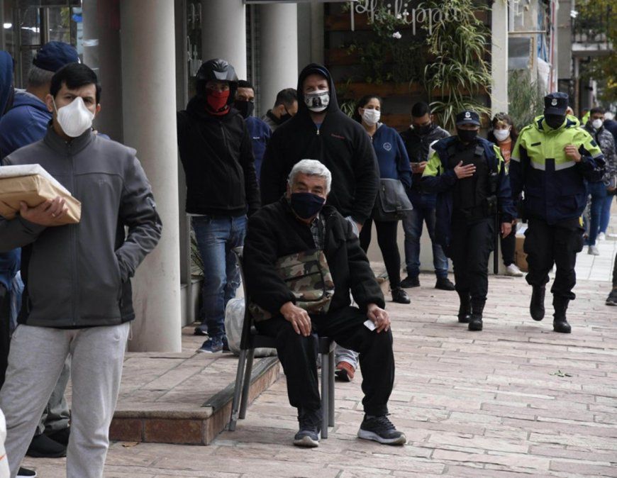 Con las nuevas restricciones, no habrá ayuda social