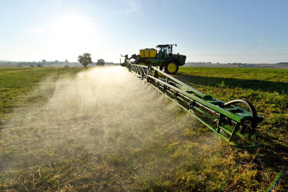 El Senasa trabaja para prohibir el uso del insecticida clorpirifós