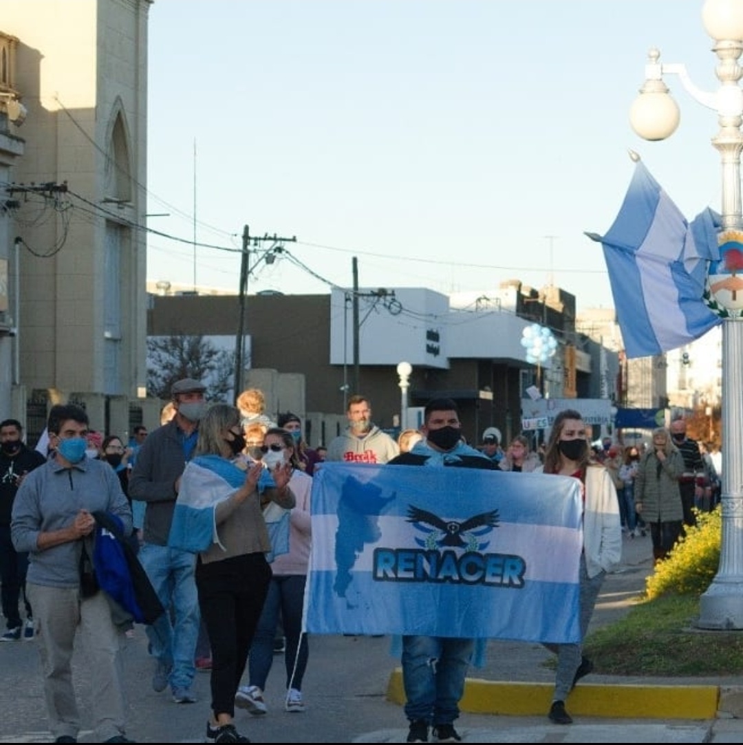 Esperanza se manifestó frente al Municipio por trabajo “Trabajar es esencial para quién vive de él”